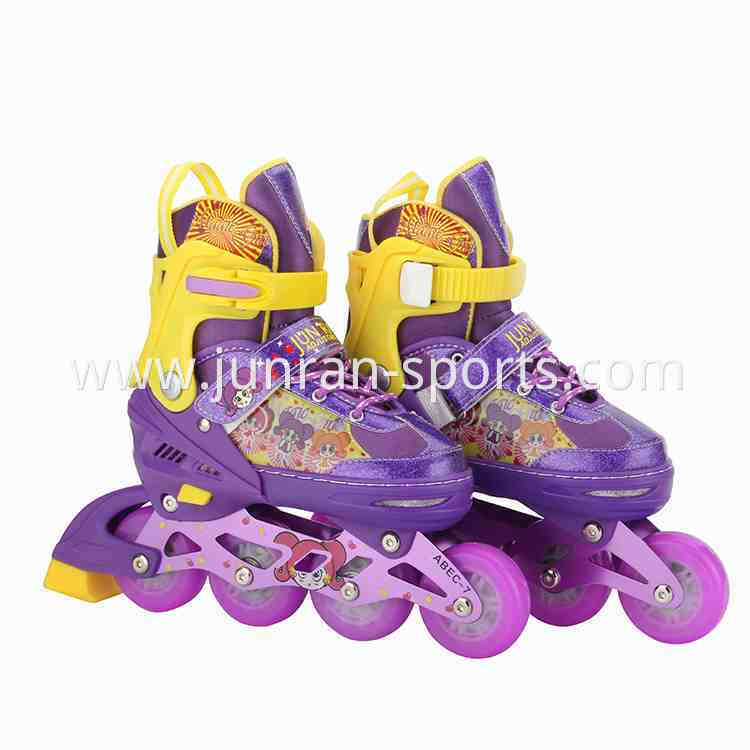 Stretchable kids skates